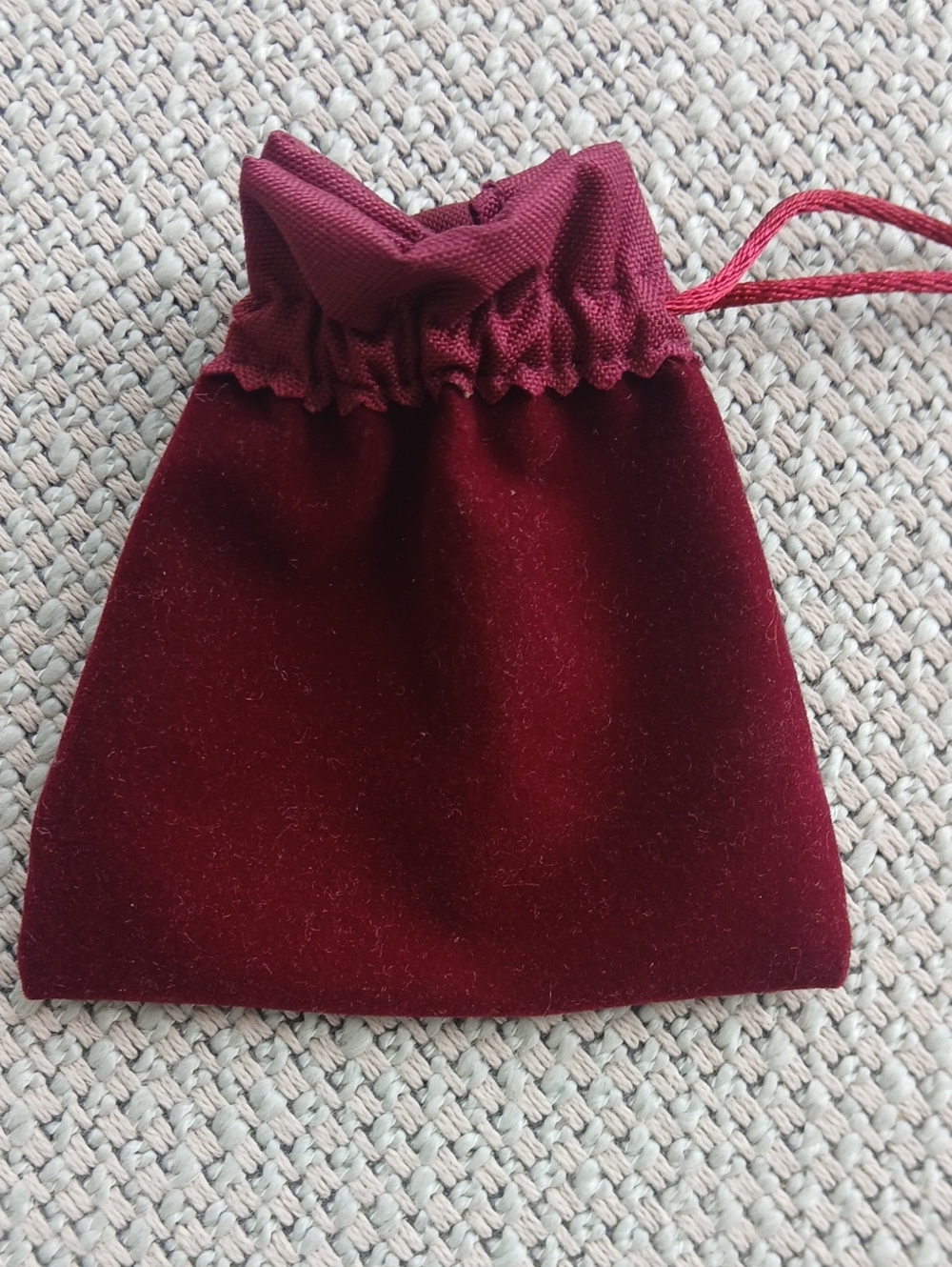 Key Chain with drawstring velour pouch - Picture 3 of 3